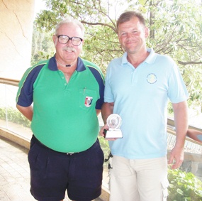 The Admiral, left, with the Alec Chilcott Cup winner Per Anders Karlson.